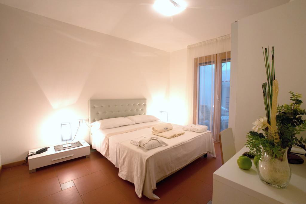 גראדו Lacroma Aparthotel חדר תמונה